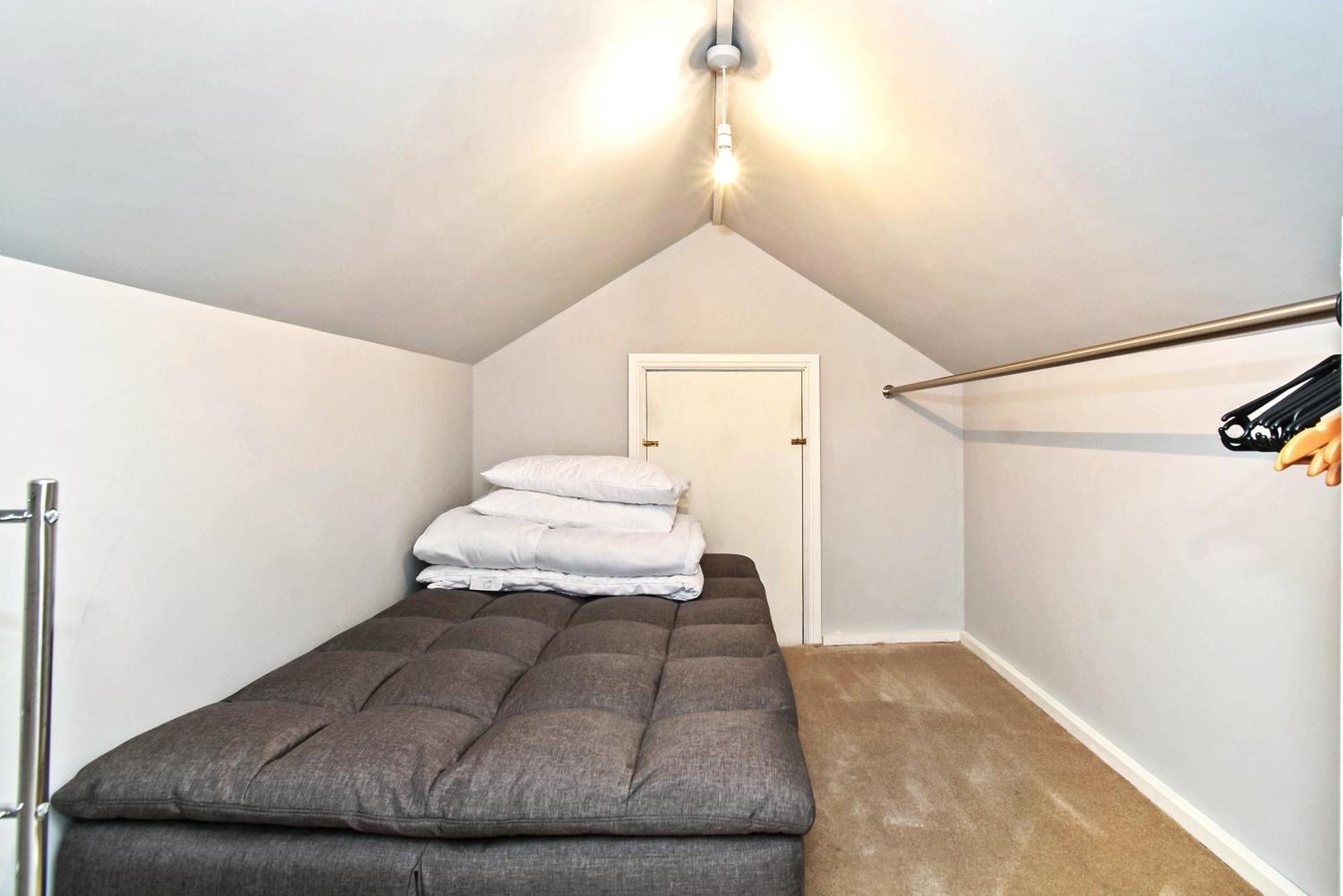 Apartment Victoria With Free Parking Скарборо Екстер'єр фото