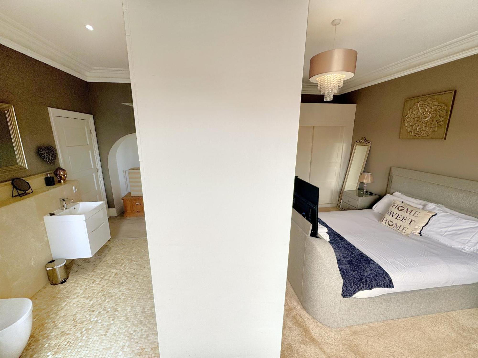 Apartment Victoria With Free Parking Скарборо Екстер'єр фото