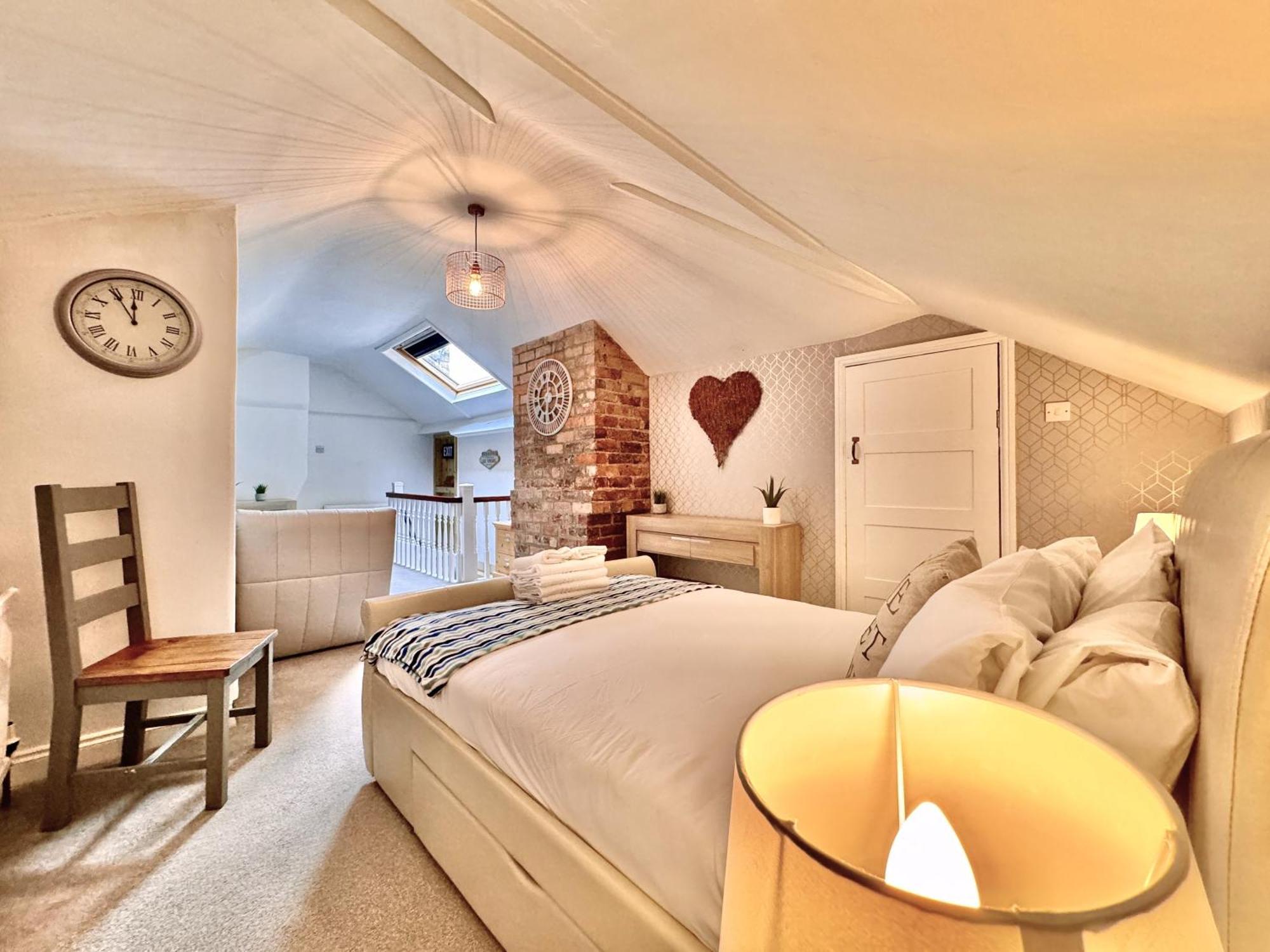 Apartment Victoria With Free Parking Скарборо Екстер'єр фото