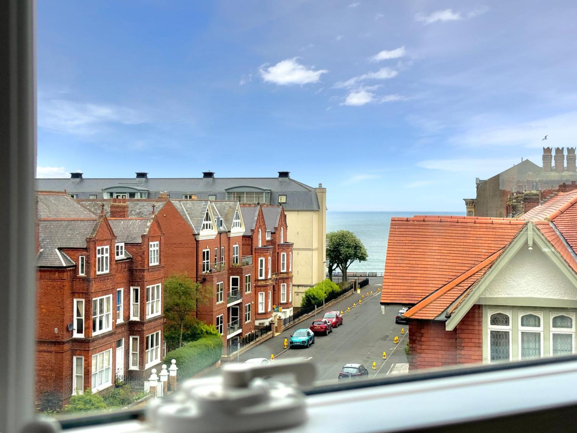 Apartment Victoria With Free Parking Скарборо Екстер'єр фото